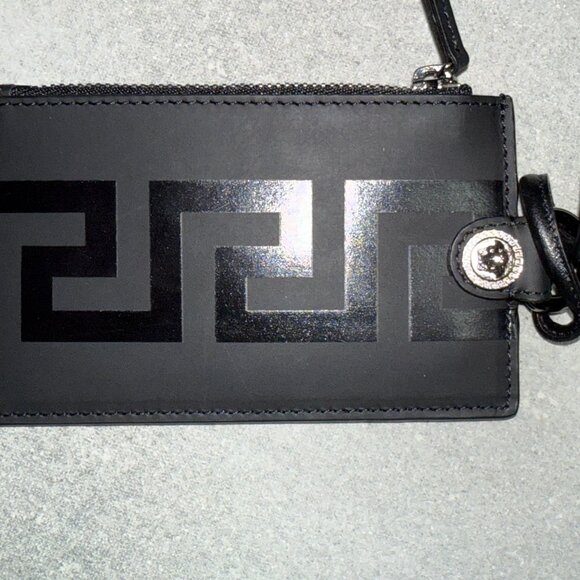 AUTHENTIC MENS WOMENS VERSACE LEATHER GREEK KEY NECK WALLET - Picture 4 of 10